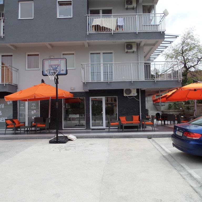 Agape Apartments Tivat Eksteriør billede