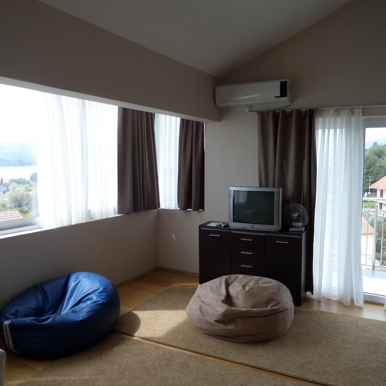 Agape Apartments Tivat Eksteriør billede
