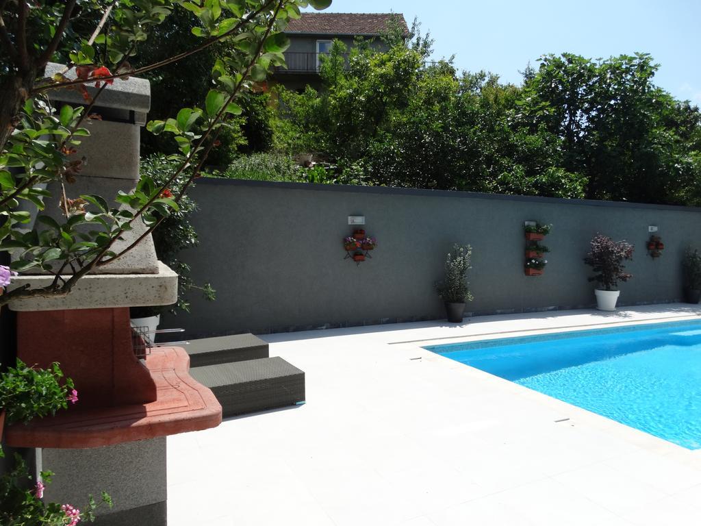 Agape Apartments Tivat Eksteriør billede