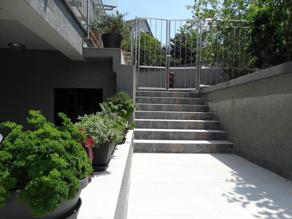 Agape Apartments Tivat Eksteriør billede