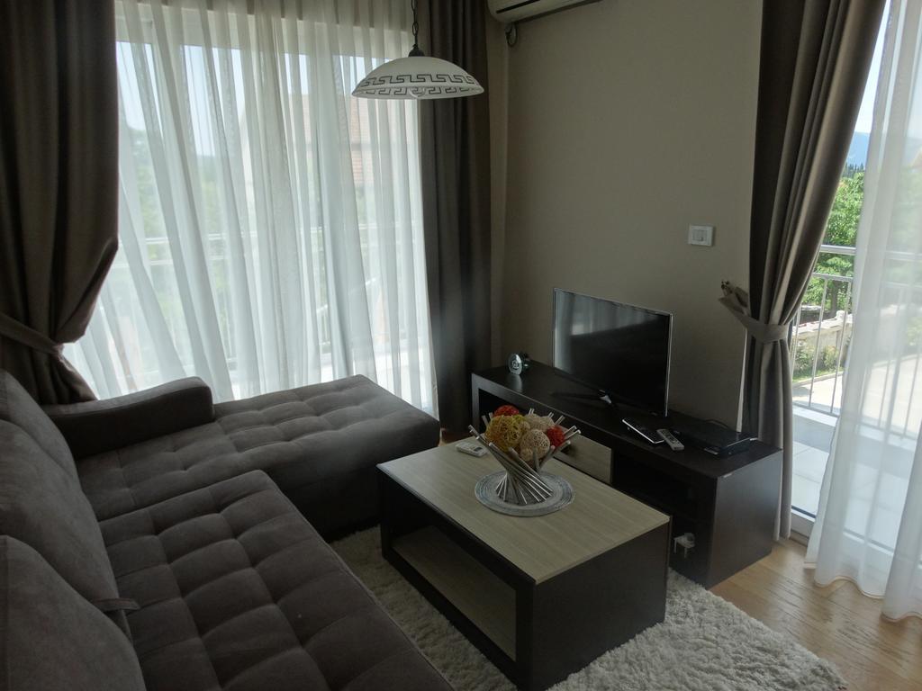 Agape Apartments Tivat Eksteriør billede