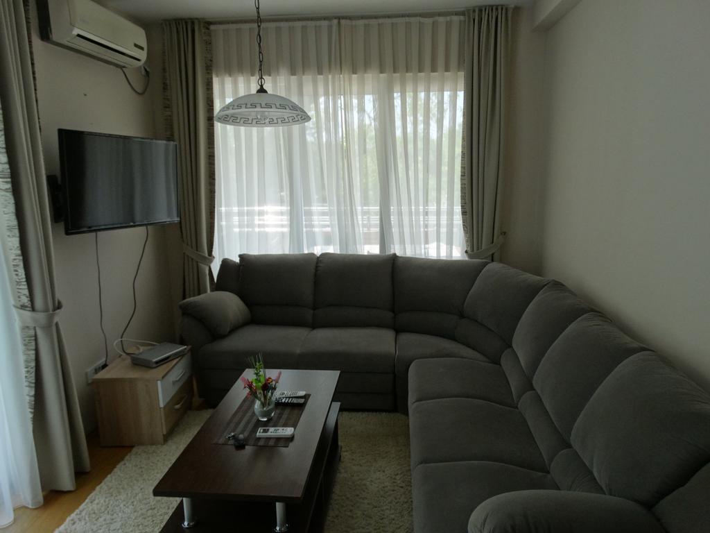 Agape Apartments Tivat Eksteriør billede
