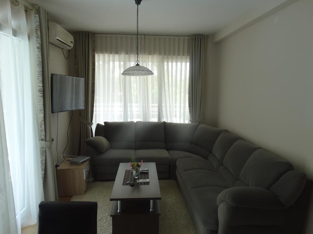 Agape Apartments Tivat Eksteriør billede