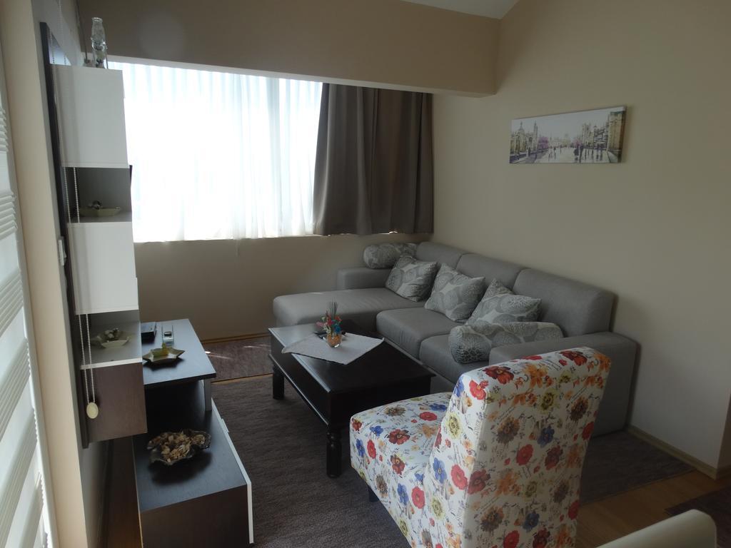 Agape Apartments Tivat Eksteriør billede