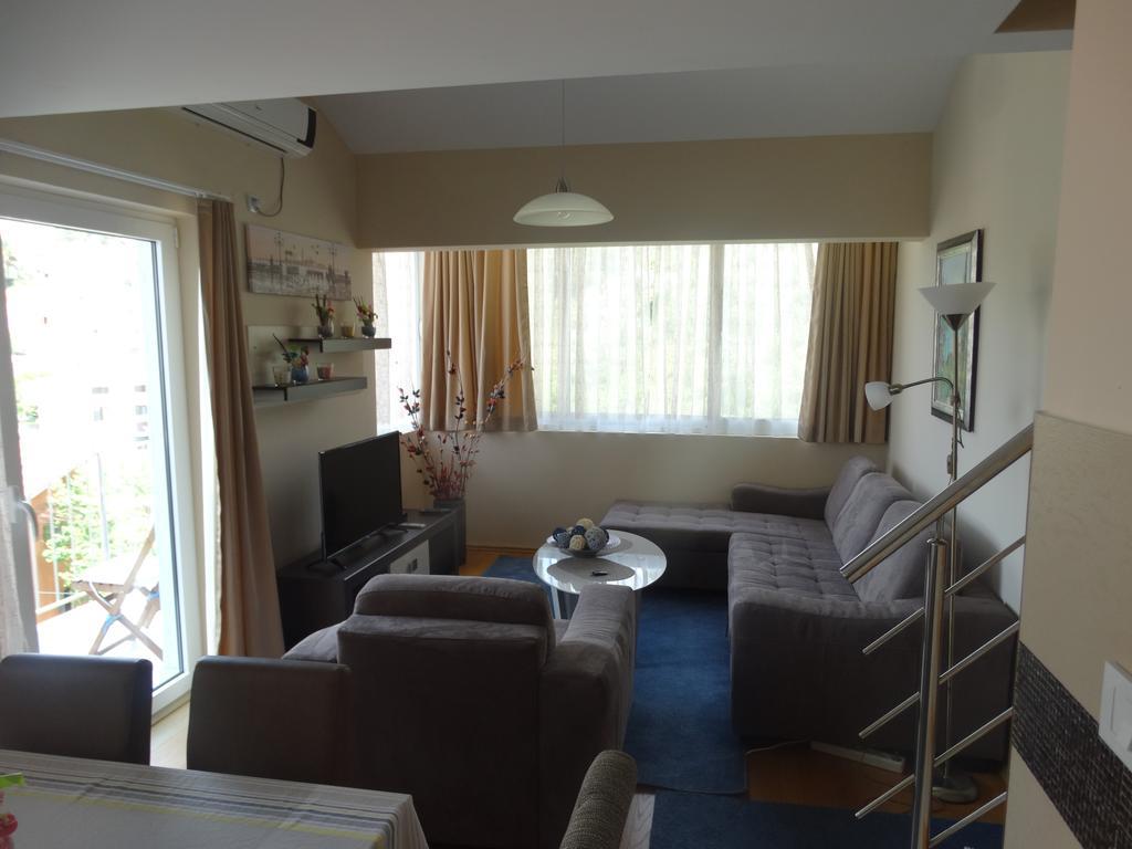 Agape Apartments Tivat Eksteriør billede