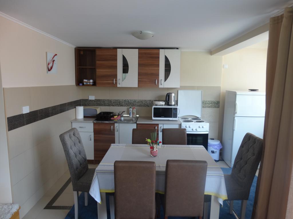 Agape Apartments Tivat Eksteriør billede